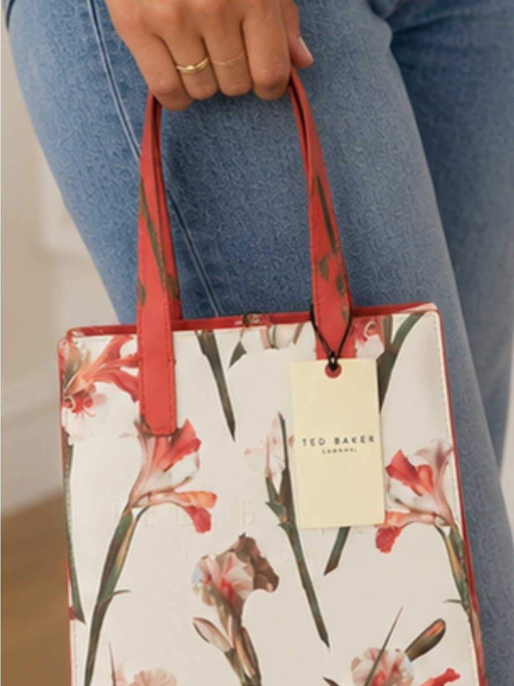 Ted Baker White The Icon Bag in Coral Colorway Iris Floral Tote NWT - Picture 2 of 7